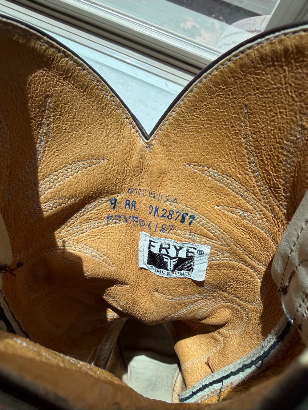 FRYE Vintage Two-Tone Leather Western Boots Tan Cream Cowboy Boots Size 9AA - Picture 4 of 8